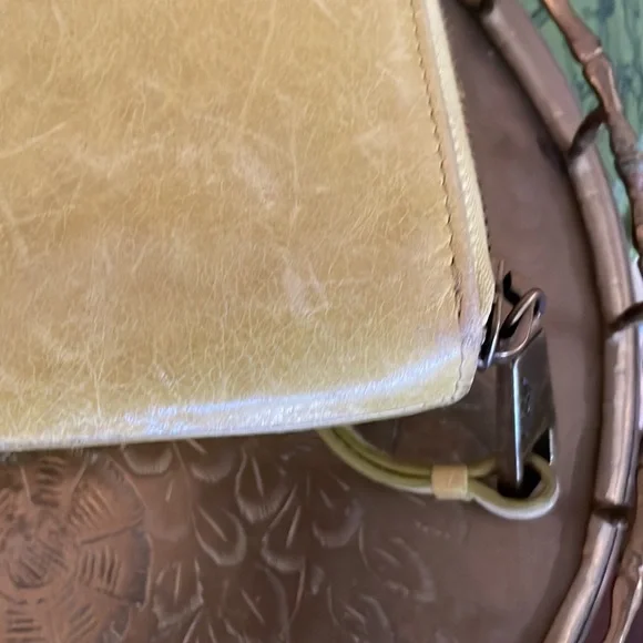 Hobo Wallet Billfold Kiss lock Citron - Picture 11 of 13